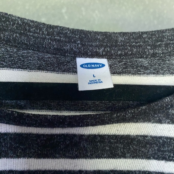 Medium Old Navy striped long sleeve tee - Picture 3 of 3